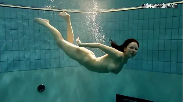 أفلام ساخنة Teen loses her panties underwater دافئة