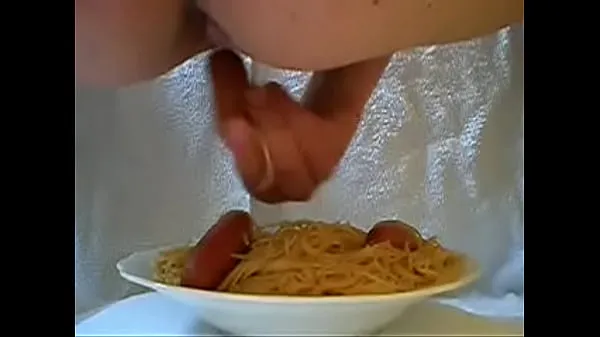 Kuumia Masturbating with food lämpimiä elokuvia