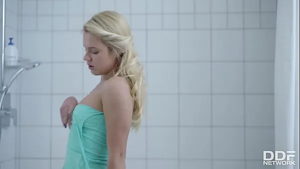 ภาพยนตร์ยอดนิยม Naughty Teen Newcomer Taylor cums Hard in the Shower เรื่องอบอุ่น