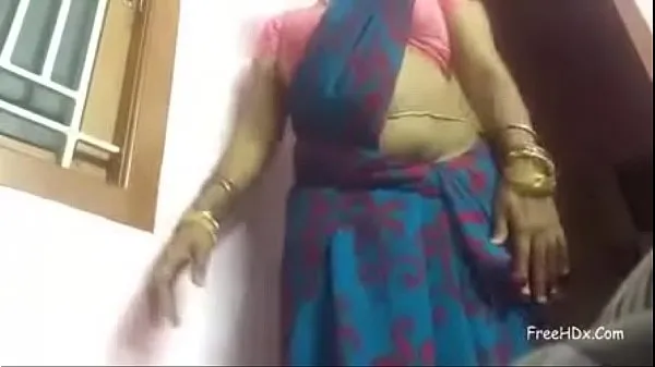 Indian aunty seducing in Filem hangat panas