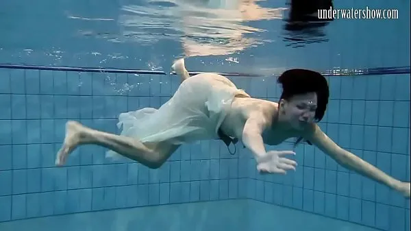 Hete Special Czech teen hairy pussy in the pool warme films