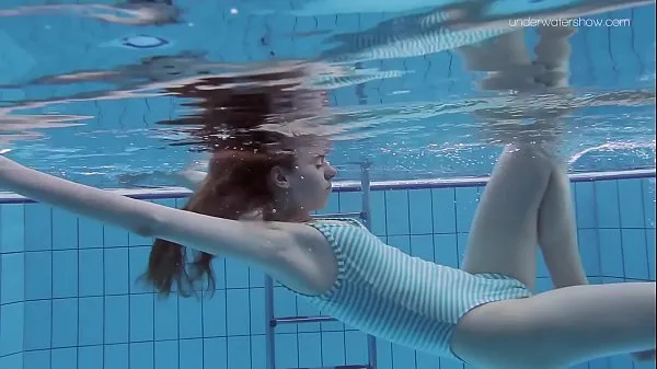 Hotte Anna Netrebko skinny tiny teen underwater varme film