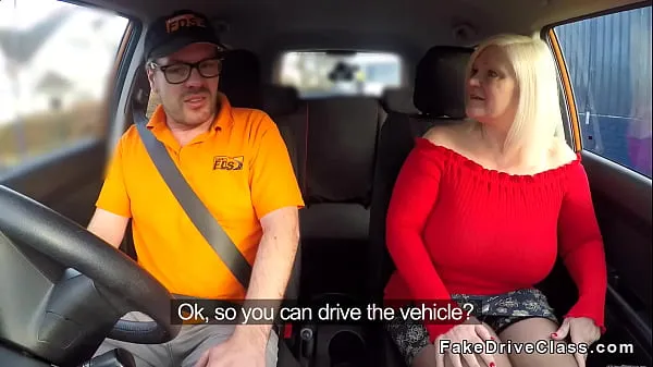 Hotte Huge tits granny bangs driving instructor varme filmer