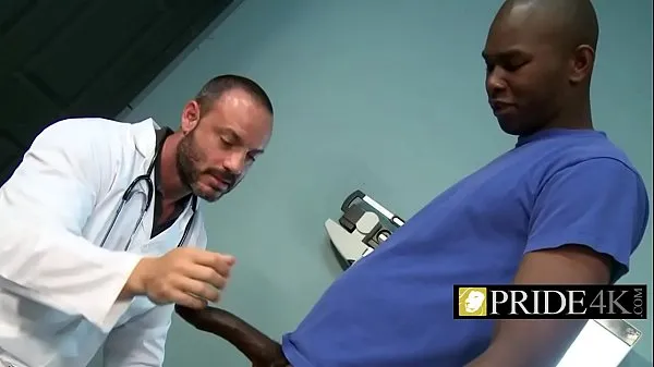 Gay doctor checking penis firmness with mouth Filem hangat panas
