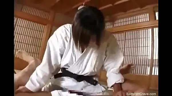 Hotte Karate master pegging his ass varme film