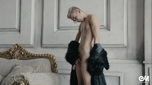 Blond twink boy nude in fur coat shows his long uncut cock Filem hangat panas