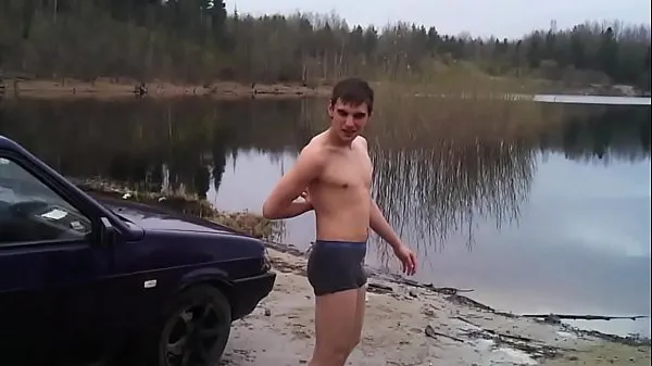Hotte Russian amateur: skinny dipping varme filmer
