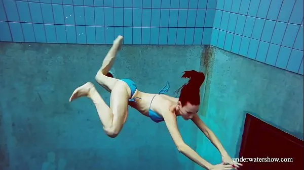 Vroči Blue Bikini tight pussy Martina underwater topli filmi