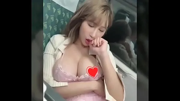 辛尤里 yui xin Taiwan model showed tits Filem hangat panas