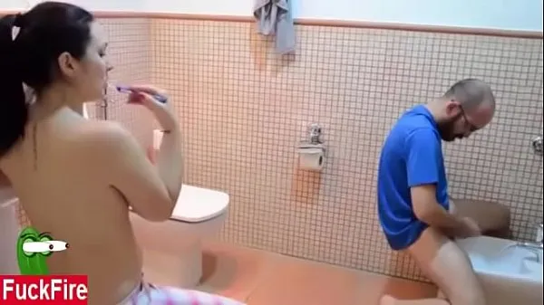 Sıcak US NRI fucked Indian hotel staff girl in bathroom Sıcak Filmler
