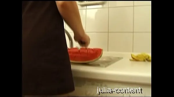 Vroči Beautiful Couple fuck in kitchen topli filmi