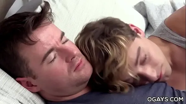 Menő Gay roommates Tyler and Brendan meleg filmek