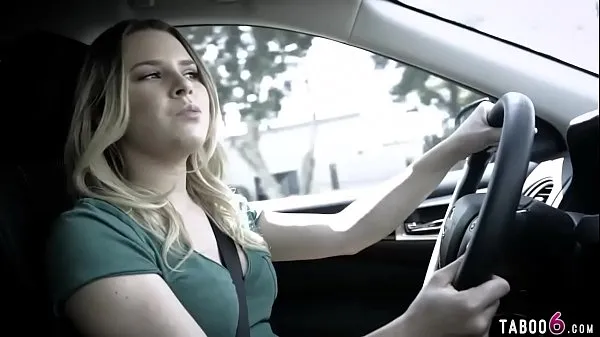 Gorące Fake driving instructor fucks naive teen blondeciepłe filmy