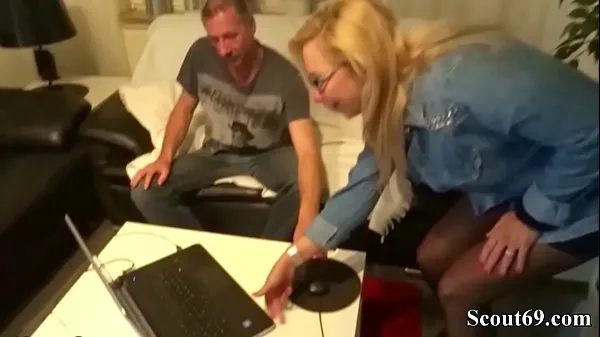 Hotte German step Mom Caught Bro Jerking and Helps him with Fuck varme film