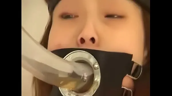 Un esclave japonais mange de la merde sur la servitude Films chauds