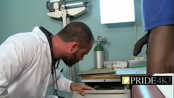 Sıcak Kinky gay doctor checking royal black rod Sıcak Filmler