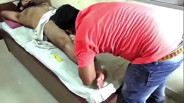 Quente indiano peludo recebendo massagem Filmes quentes
