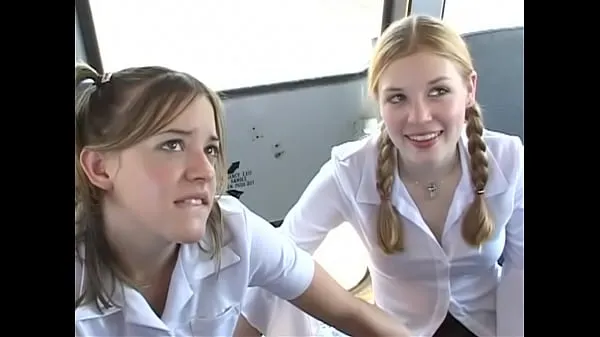 Hotte In The Schoolbus-2 cute blow and fuck . HD varme filmer