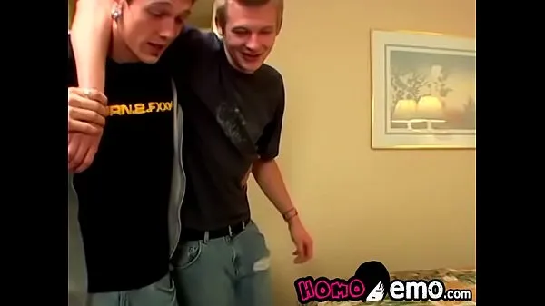 Nóng Emo twinks exchanging blowjobs in sixty nine pose Phim ấm áp
