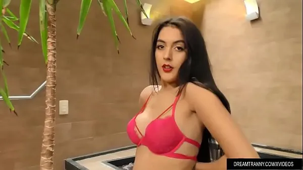 گرم Bombshell Tranny Mariana Lins Strokes Her Cock in Front of a Whirlpool گرم فلمیں