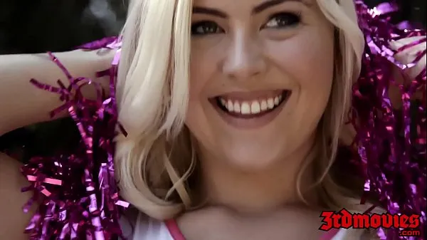 Gorące Blonde cheerleader fucked hard by a BBCciepłe filmy