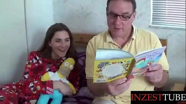 step Daddy Reads Daughter a Bedtime Story Filem hangat panas