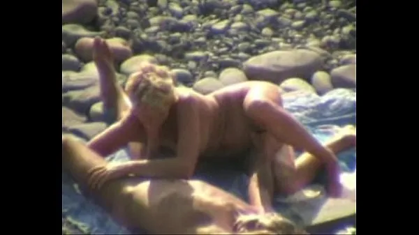 Hotte Beach voyeur amateur oral sex varme filmer