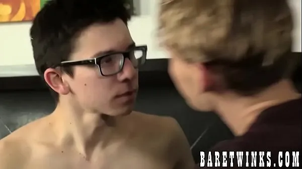 Gorące Nerdy young twink blasts a load out while riding raw cockciepłe filmy