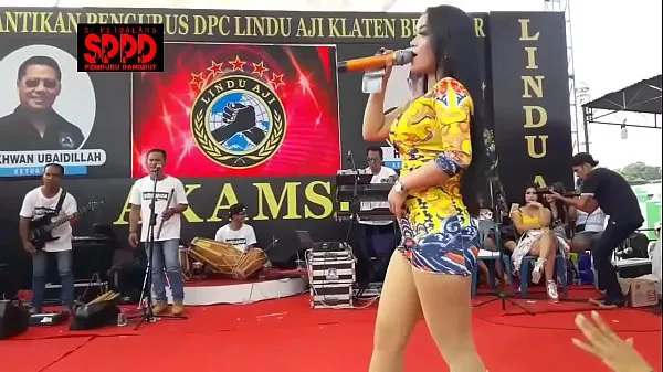 Indonesian Erotic Dance - Pretty Sintya Riske Wild Dance on stage Filem hangat panas