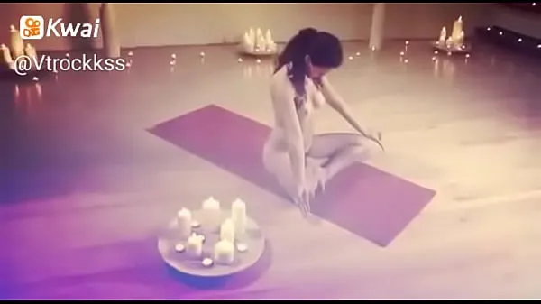 Nude Yoga Film hangat yang hangat