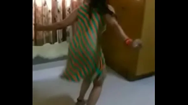 Nóng Indian sexy milf bhabi shaking her ass Phim ấm áp
