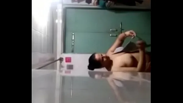 热Divya bathroom shoot ( naked version温暖的电影