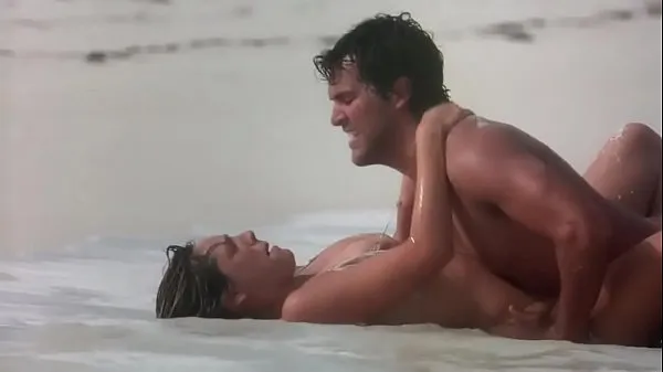 Hot Kelly Brook Nude in Movie Survival Island Aka three warm Movies