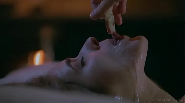 뜨거운 TheLifeErotic - Busty babe Emily J masturbating 따뜻한 영화