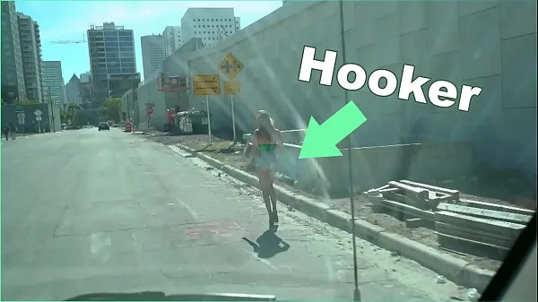 Vroči BANGBROS - The Bang Bus Picks Up A Hooker Named Victoria Gracen On The Streets Of Miami topli filmi