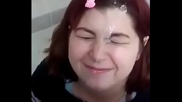 뜨거운 Redhead with a face full of milk in a public bathroom 따뜻한 영화