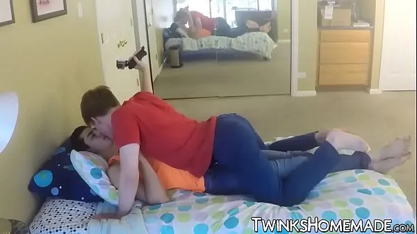 Hot Homemade bareback session with two cute twinks jizzing warm Movies