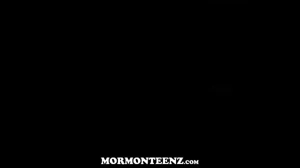 Горячие Мормонская тинка удивляет свою церковную сестру ремнем на дилдо и трахает ее до оргазматеплые фильмы
