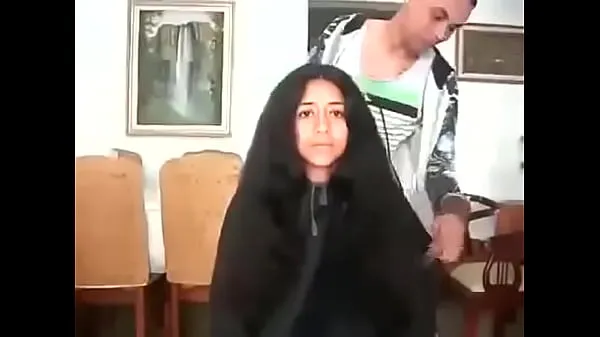 أفلام ساخنة Moroccan Sousia shaves her long hair شعر دافئة