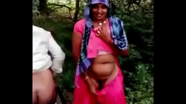 Hot Indian desi couple having outdoor sex. Pados wali aunty ki chudai. Must watch warm Movies