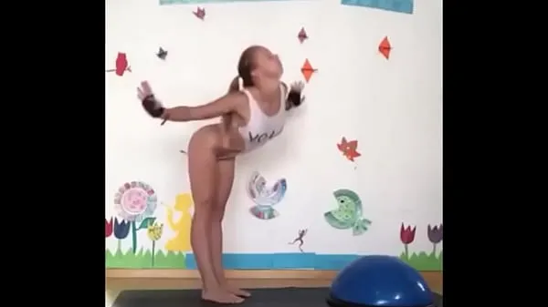 Hot BLONDE DOING GYMNASTICS IN THE ACADEMY warm Movies