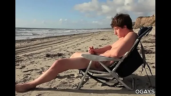 أفلام ساخنة Lance Alexander on the beach دافئة