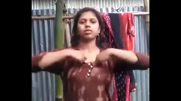 Películas calientes Desi bengali village girl mostrando el coño cálidas