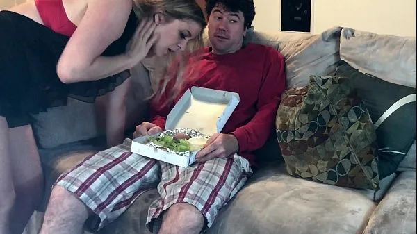 Horny MILF slurps a big dick salad - Erin Electra Film hangat yang hangat