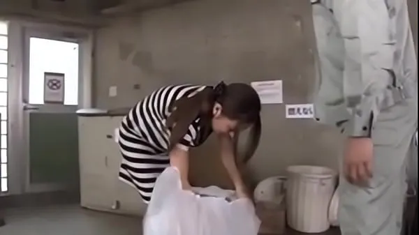 Quente Japonesa fodeu enquanto levava o lixo para fora Filmes quentes