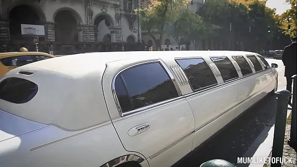 Vroči Milfs Kayla Green & Angelina Brill fucked real hard in luxurious limousine topli filmi