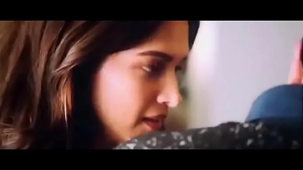 Hotte Bollywood Deepika Padukone movies most tempting romantic Kissing Video which must be watched now do watch this Video varme film
