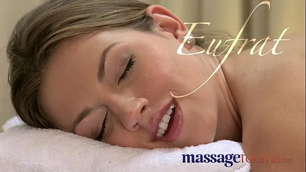 Kuumia Massage Rooms Hot pebbles sensual foreplay ends in 69er lämpimiä elokuvia