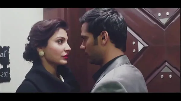 Bollywood actress hot kiss Film hangat yang hangat