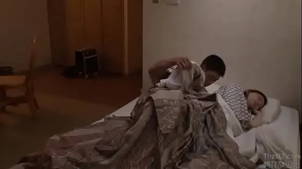 Горячие Сплю с тетей в отеле, полная ссылка натеплые фильмы